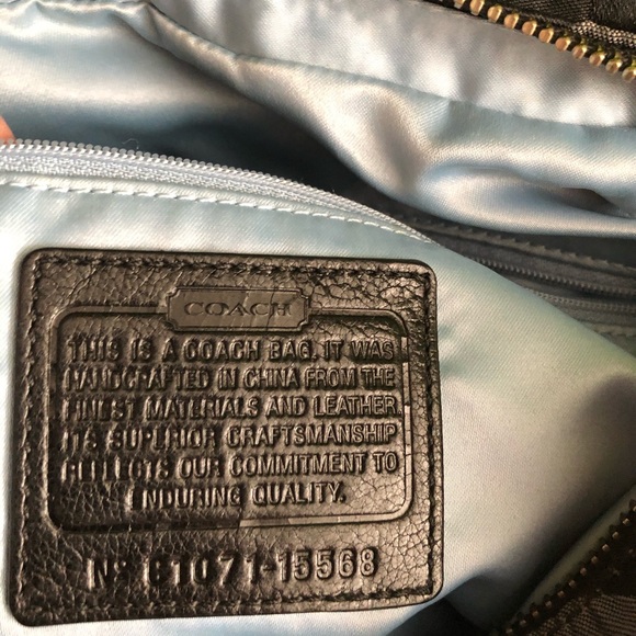 Coach Signature Purse in excellent condition! - Picture 5 of 7